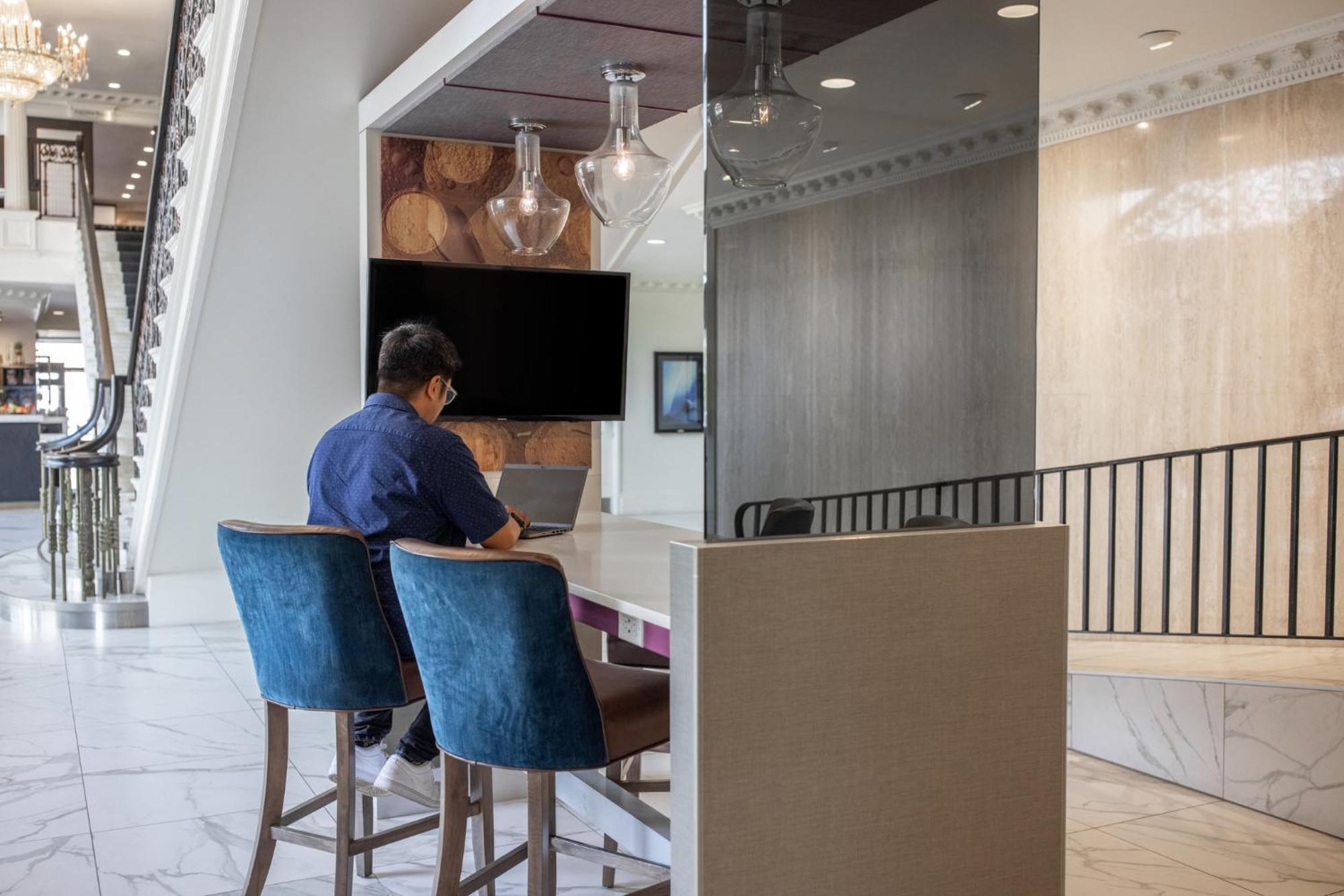 Crowne Plaza Fredericton Lord Beaverbrook By Ihg Extérieur photo