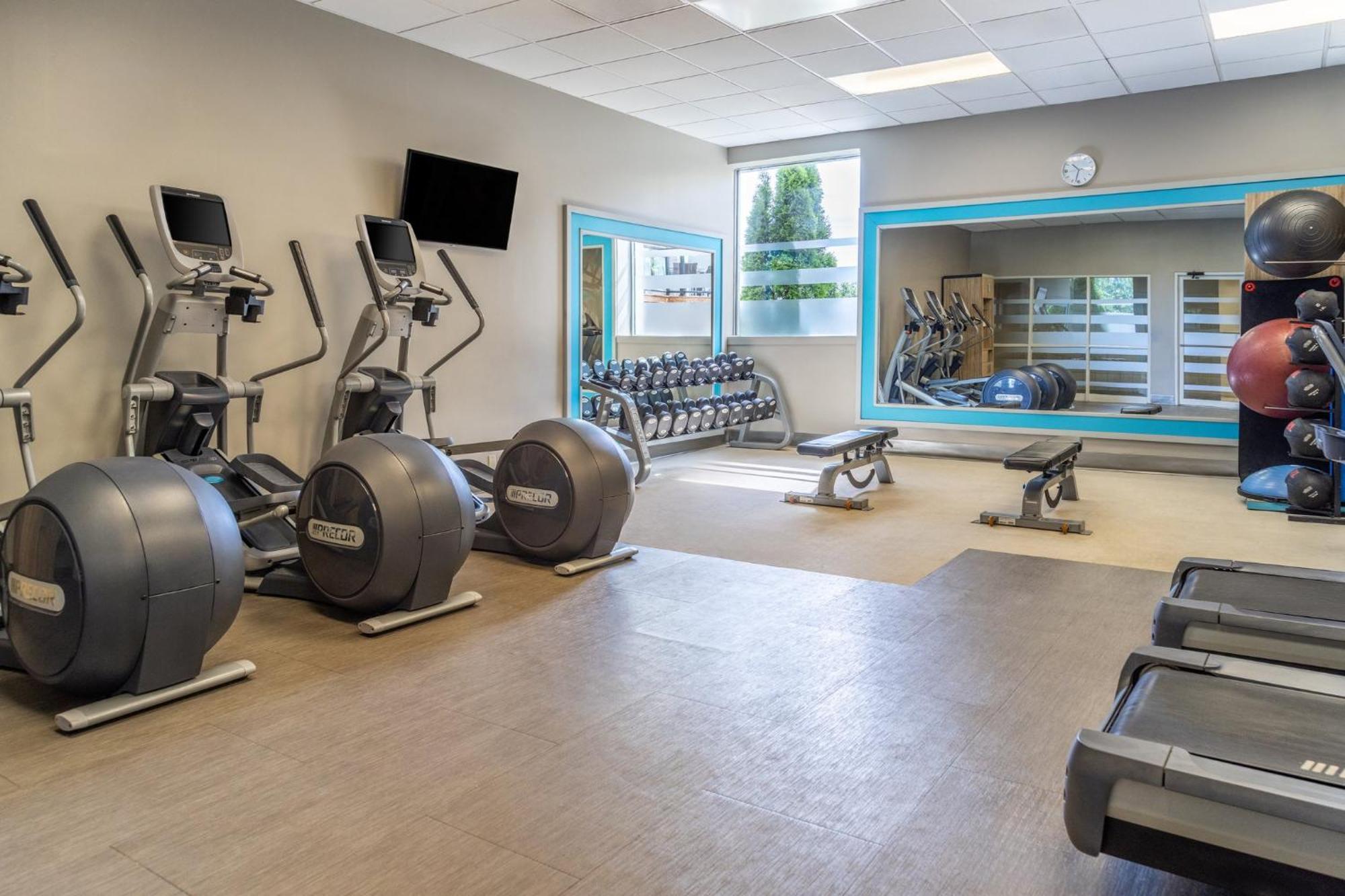 Crowne Plaza Fredericton Lord Beaverbrook By Ihg Extérieur photo