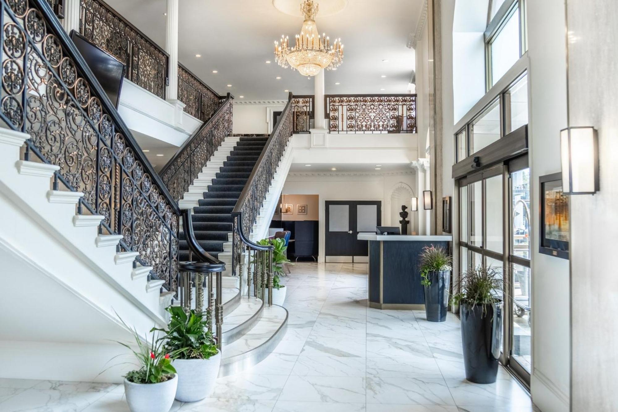 Crowne Plaza Fredericton Lord Beaverbrook By Ihg Extérieur photo